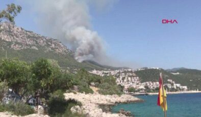 Antalya’da orman yangını… 50 hektarlık alan, 5 ila 10 yapı zarar gördü