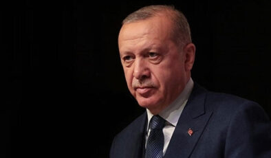 Cumhurbaşkanı Erdoğan, Karakoç ve Zarifoğlu’nu andı