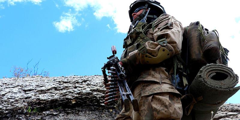 Hakkari’de PKK’lı teröristlere ait silah ve mühimmat ele geçirildi