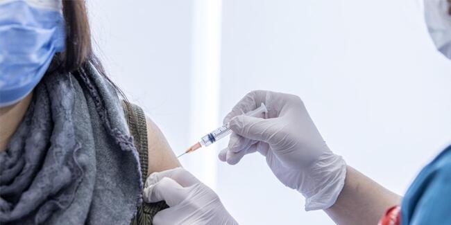Son dakika… Aşılama hızla sürüyor! Bir haftada 7,7 milyon dozdan fazla aşı uygulandı