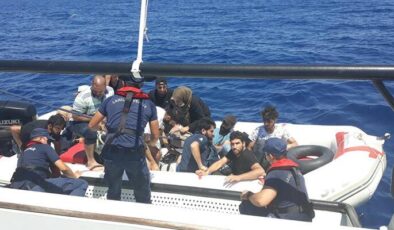 Marmaris açıklarında 11 düzensiz göçmen kurtarıldı
