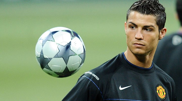 Ronaldo yeniden Manchester United’ın 7 numarası oldu