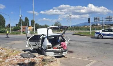 Sivil polis aracı ile otomobil çarpıştı: 2’si polis 5 yaralı